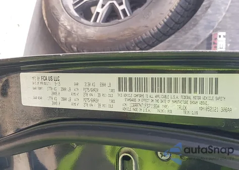 2015 Ram 1500 Laramie из США, поврежденный, VIN 1C6RR7NT1FS711834